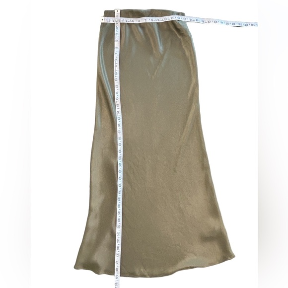 Anthropologie long satin shiney silky 90s vibe sexy Tilda maxi slip skirt NWT XS - Picture 6 of 10